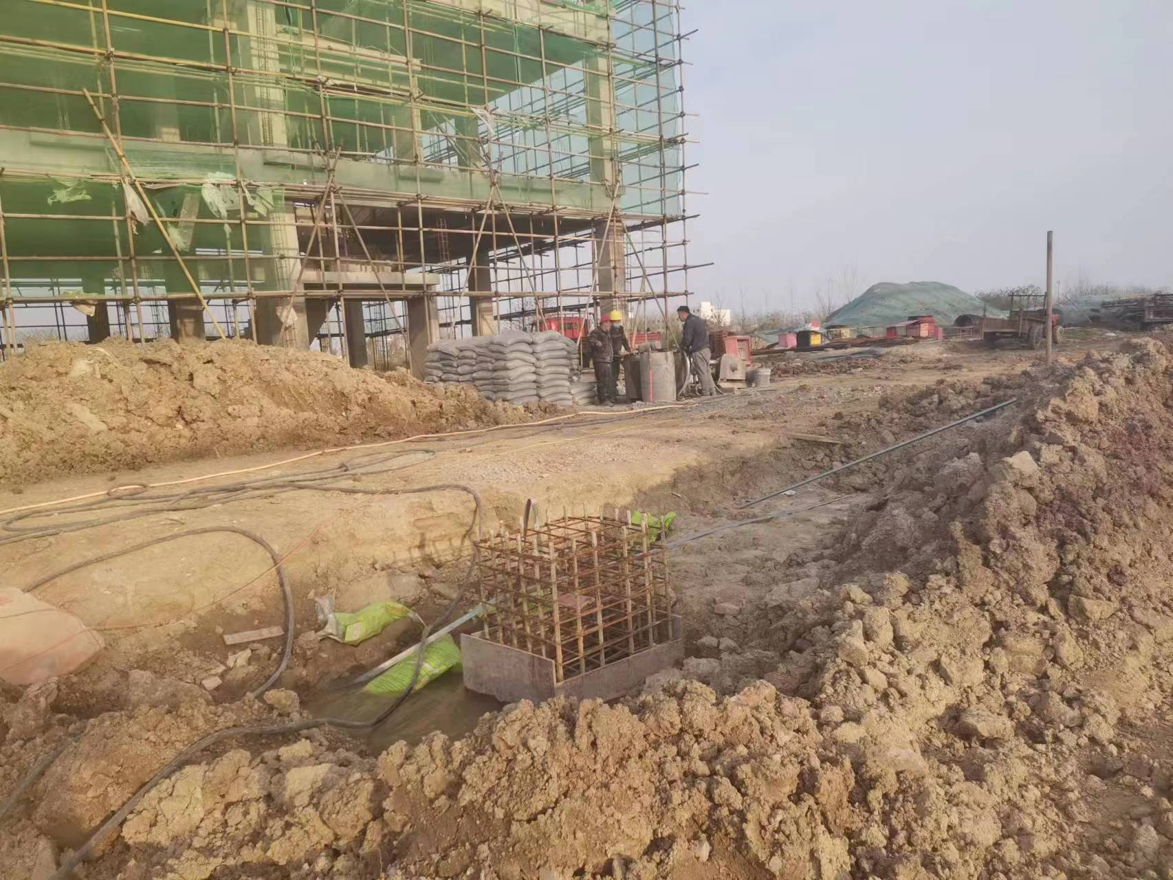 共和当桥梁出现裂缝的时候应该及时加固修补